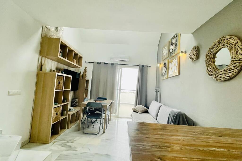 Atico Con Bonita Vista. En Urbanizacion Privada.! * Estepona